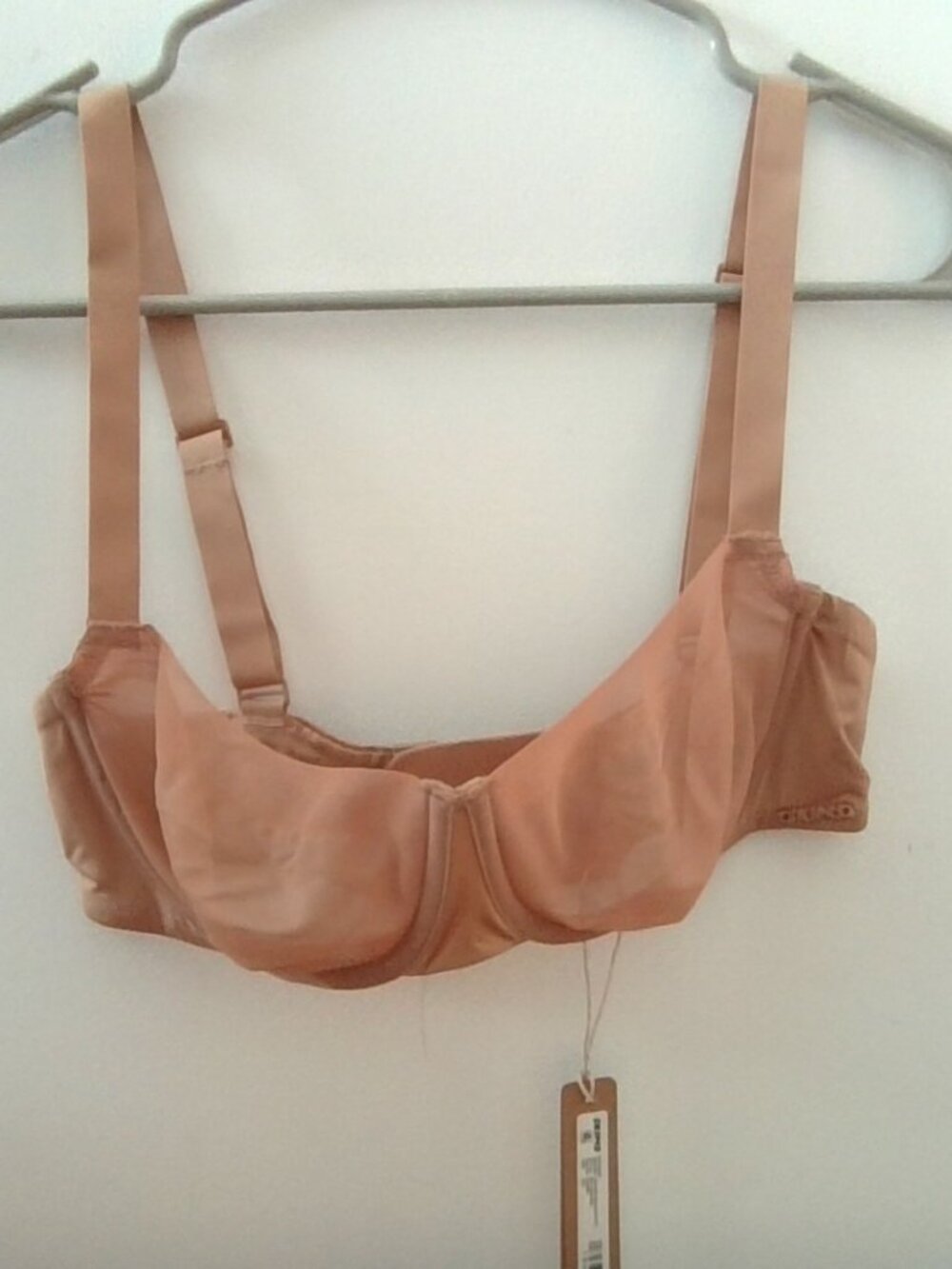 SKIMS No Show Molded Unlined Balconette, Color Ochre, Size 32C